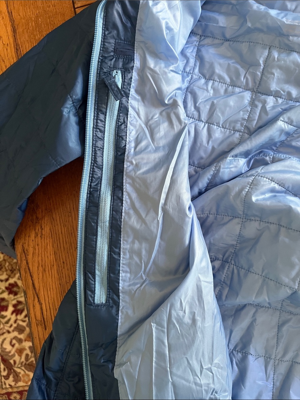 L.L. Bean Women’s Quilted Puffer Jacket - Dark Blue with Light Blue Trim - Picture 4 of 7